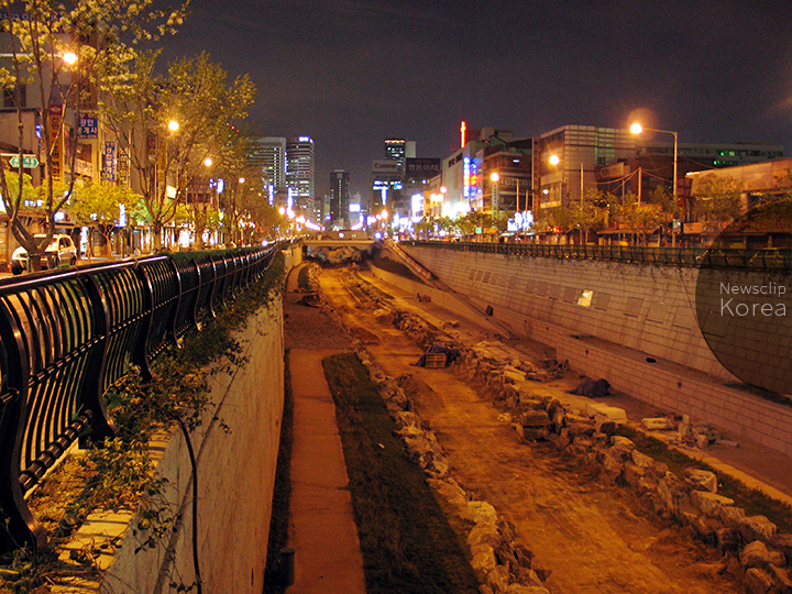 工事中の清渓川